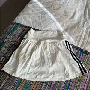 Splits 59 White Athletic Skirt